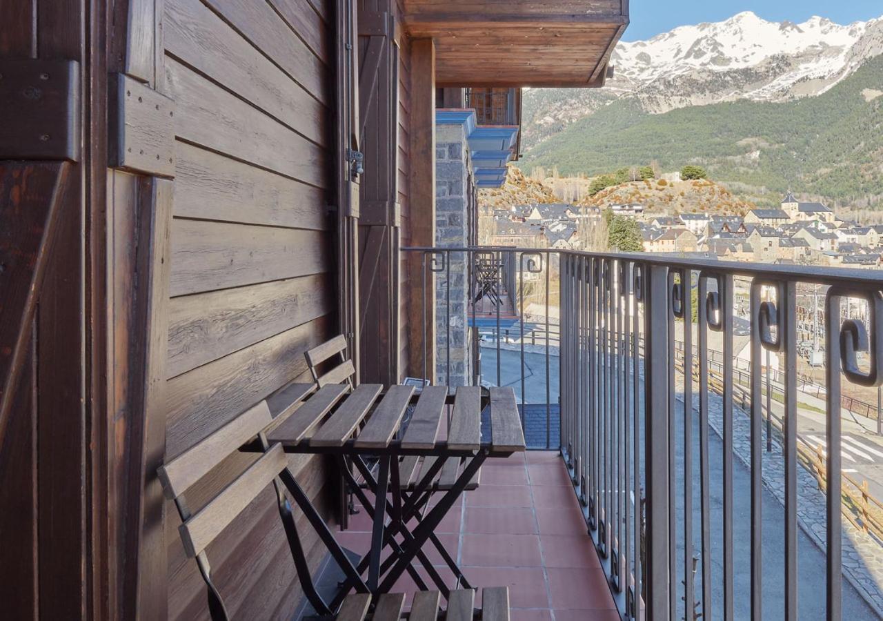 Apartahotel Tres Quinones Sallent De Gallego Luaran gambar