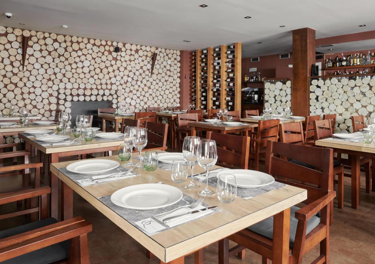 Apartahotel Tres Quinones Sallent De Gallego Luaran gambar