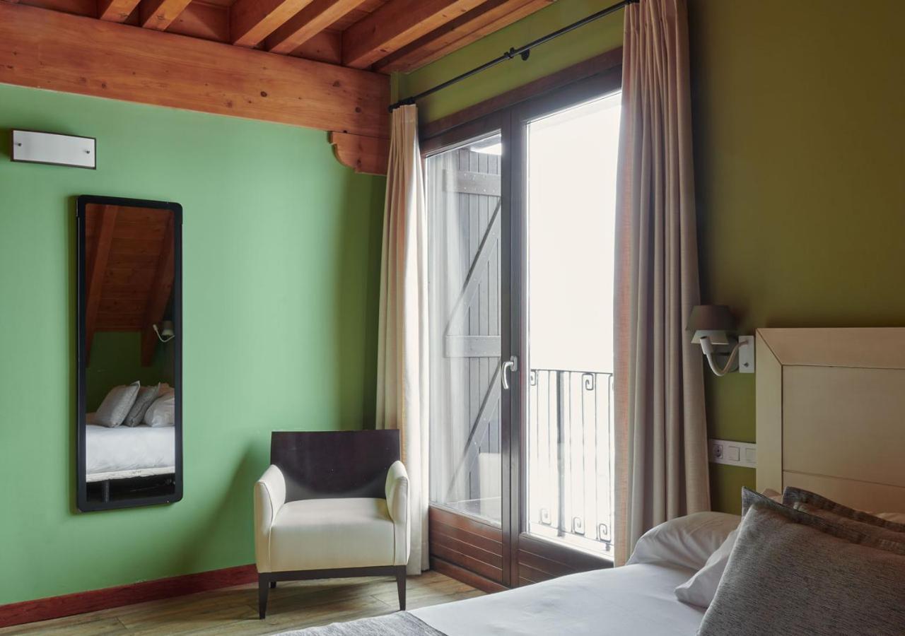 Apartahotel Tres Quinones Sallent De Gallego Luaran gambar