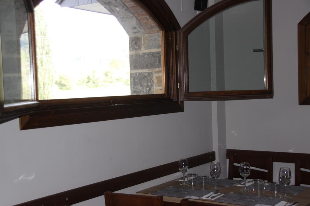 Apartahotel Tres Quinones Sallent De Gallego Luaran gambar