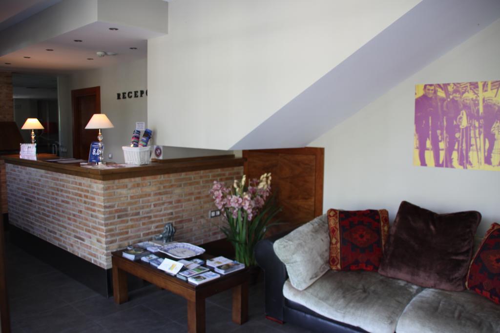 Apartahotel Tres Quinones Sallent De Gallego Luaran gambar