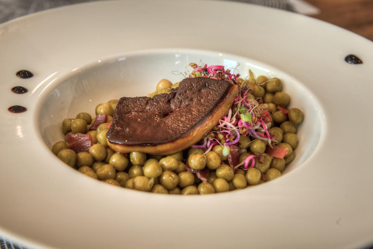 Apartahotel Tres Quinones Sallent De Gallego Luaran gambar