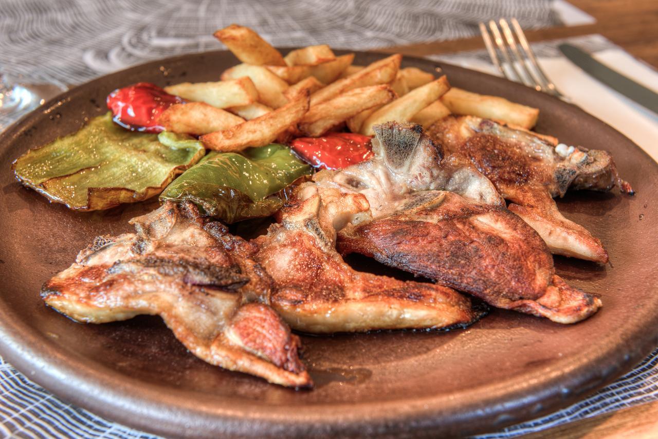 Apartahotel Tres Quinones Sallent De Gallego Luaran gambar